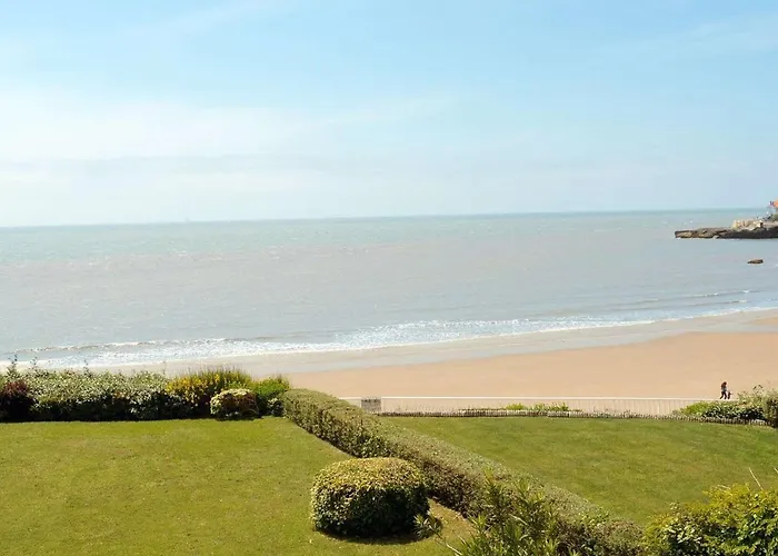 Avec Terrasse Et Animaux Acceptés En Bord De - Fr-1-494-61